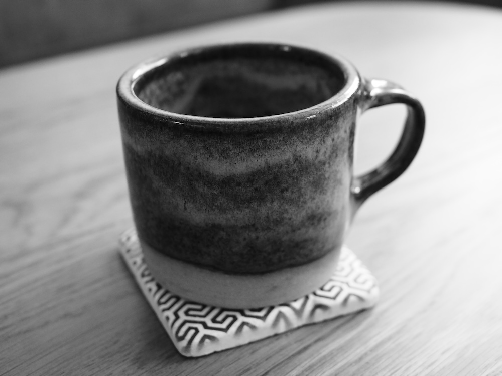 Mug in black and white